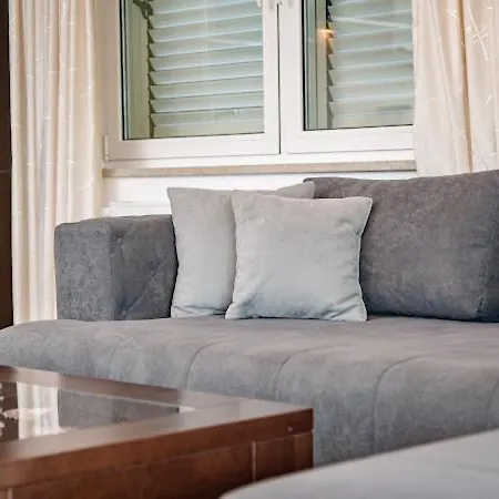 Apartments Villa Slavica Ičići Exteriör bild