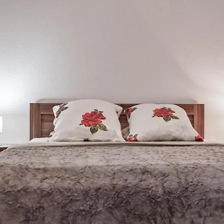 Apartments Villa Slavica Ičići Exteriör bild