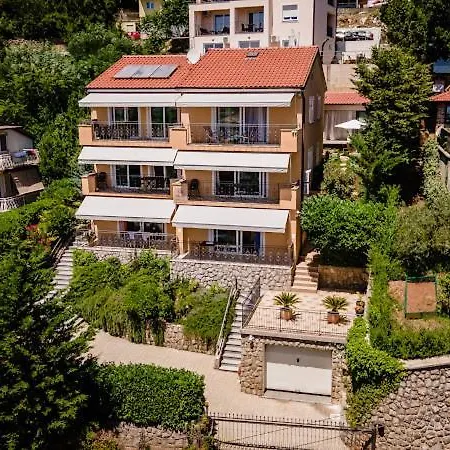 Apartments Villa Slavica Ičići Exteriör bild