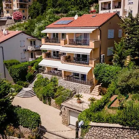 Apartments Villa Slavica Ičići Exteriör bild