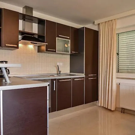 Apartments Villa Slavica Ičići Exteriör bild