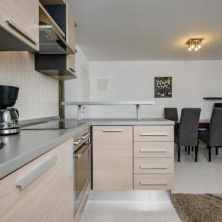 Apartments Villa Slavica Ičići Exteriör bild