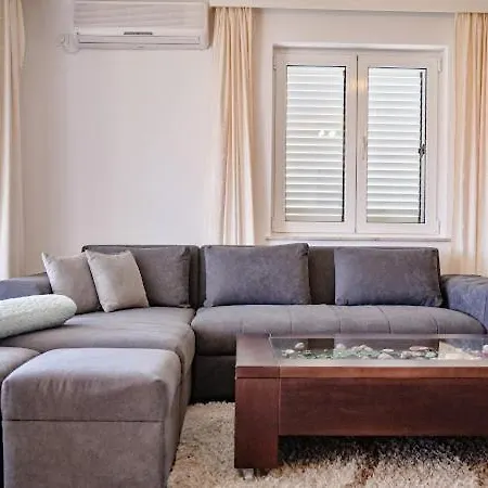Apartments Villa Slavica Ičići Exteriör bild